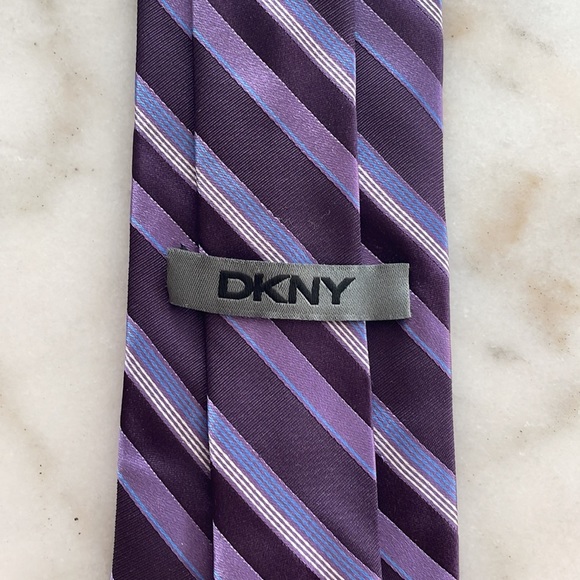 DKNY Men’s Necktie - Picture 4 of 6